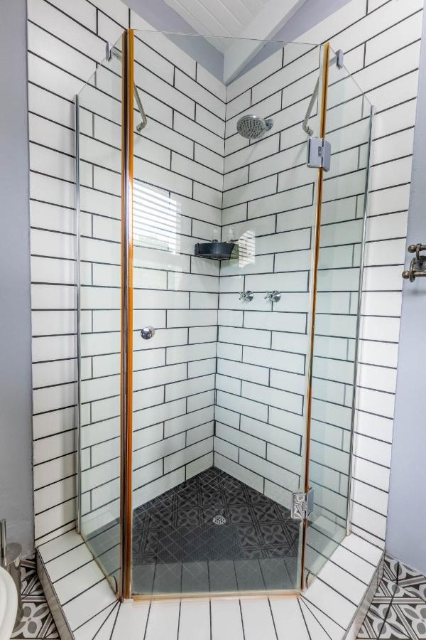 La Roca Guest House Mbombela Ngoại thất bức ảnh