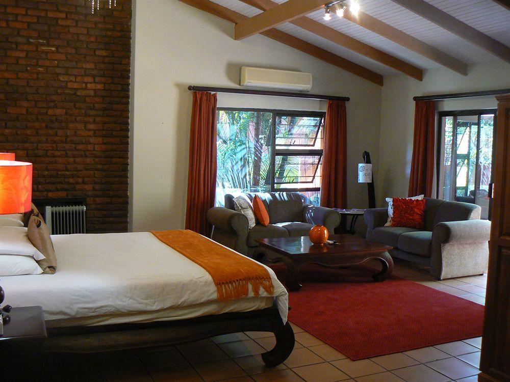 La Roca Guest House Mbombela Ngoại thất bức ảnh