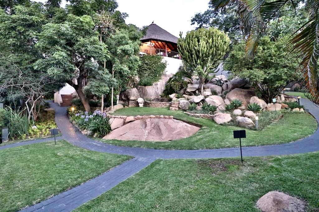 La Roca Guest House Mbombela Ngoại thất bức ảnh